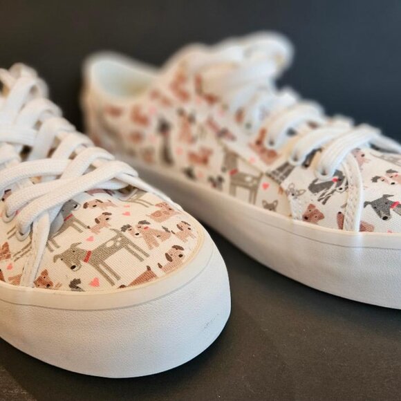 Cynthia Crawley sneakers, white with dogs, Size 9, brand new with tags - Picture 3 of 6